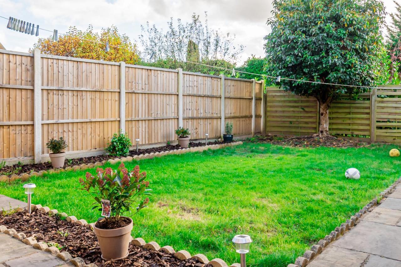 Stunning Place, Close To Windsor & Heathrow & Private Parking Burnham  Extérieur photo
