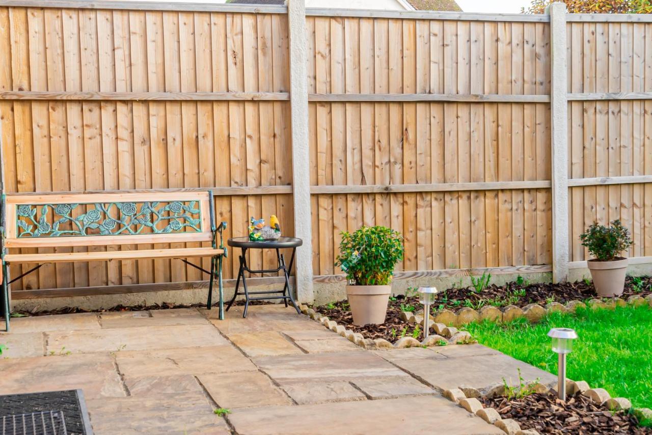 Stunning Place, Close To Windsor & Heathrow & Private Parking Burnham  Extérieur photo