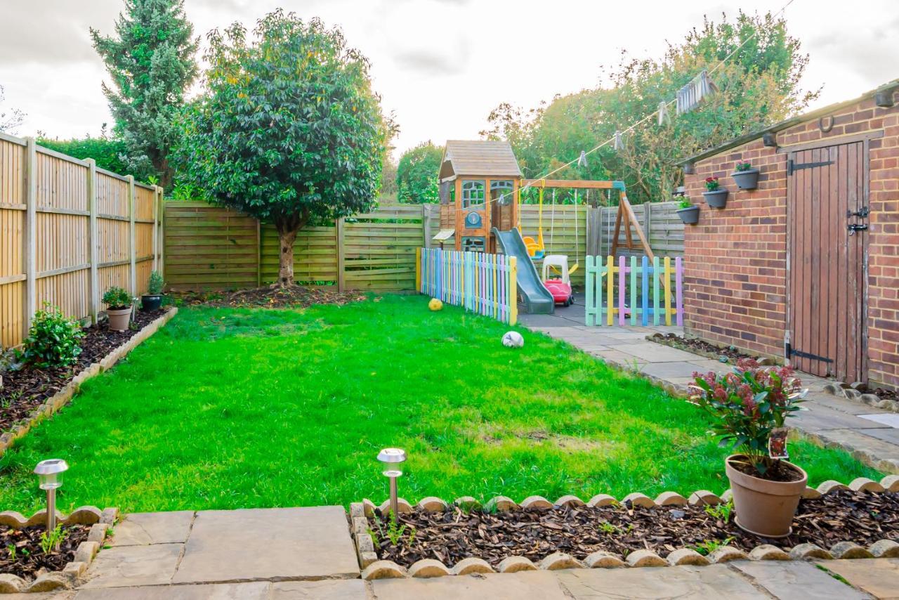 Stunning Place, Close To Windsor & Heathrow & Private Parking Burnham  Extérieur photo